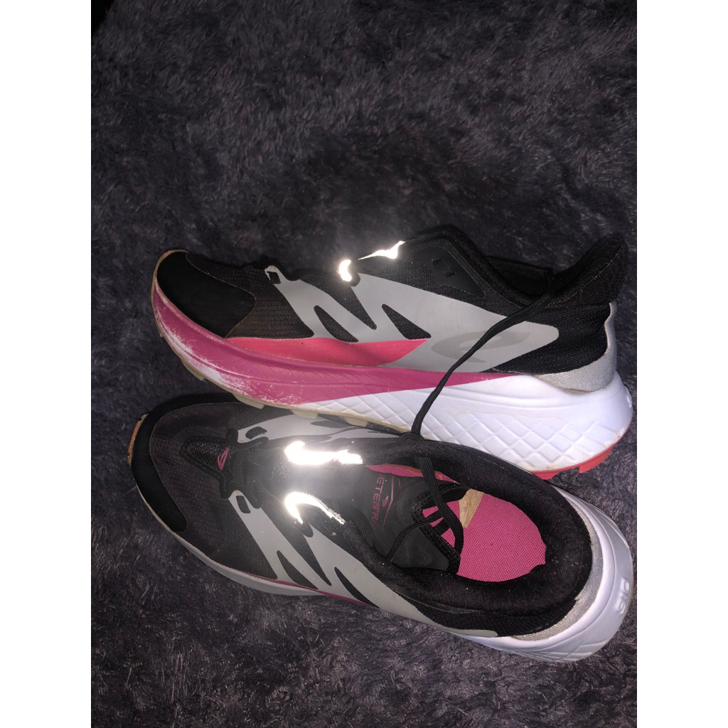 preloved sepatu nineten