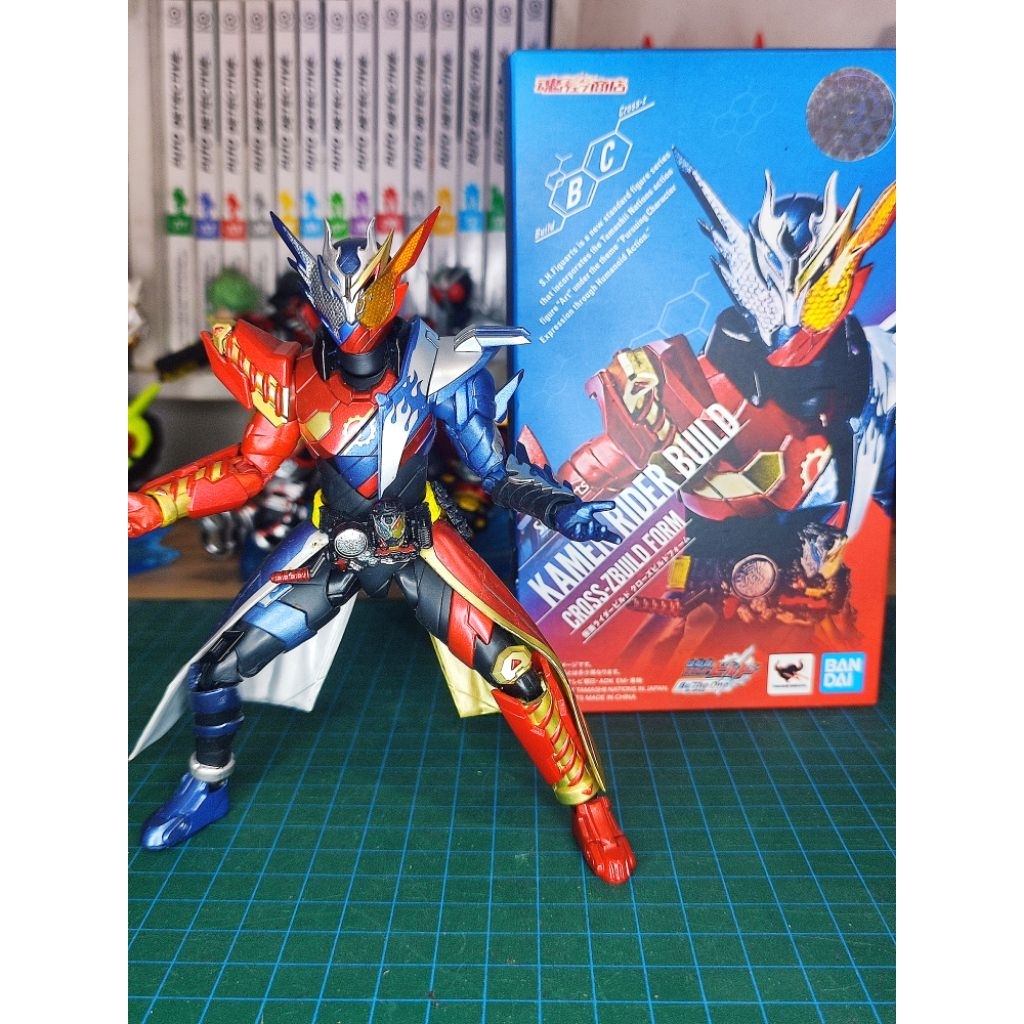 SHF Kamen Rider Build Cross-ZBuild Form