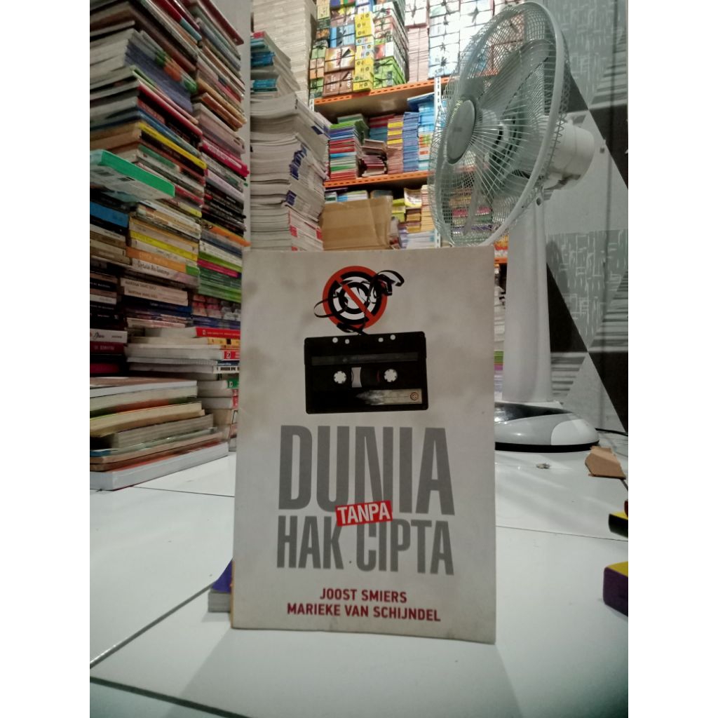 BUKU ORIGINAL DUNIA TANPA HAK CIPTA