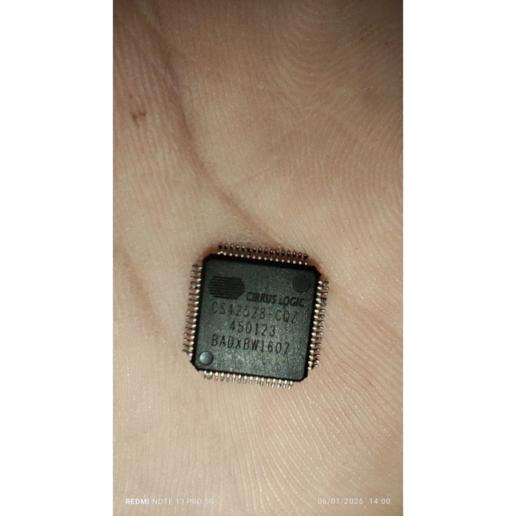 ic codec(adc dac) cs42528