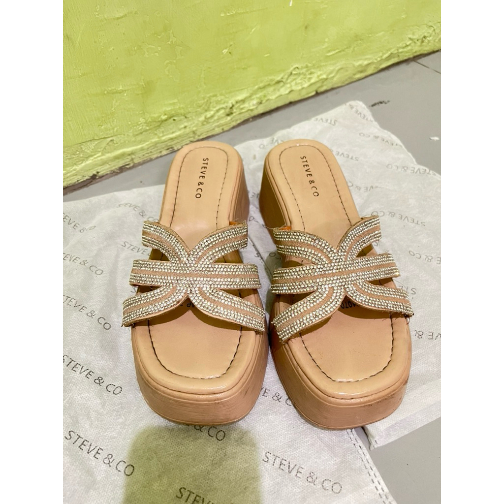 Preloved Sandal Steve & Co