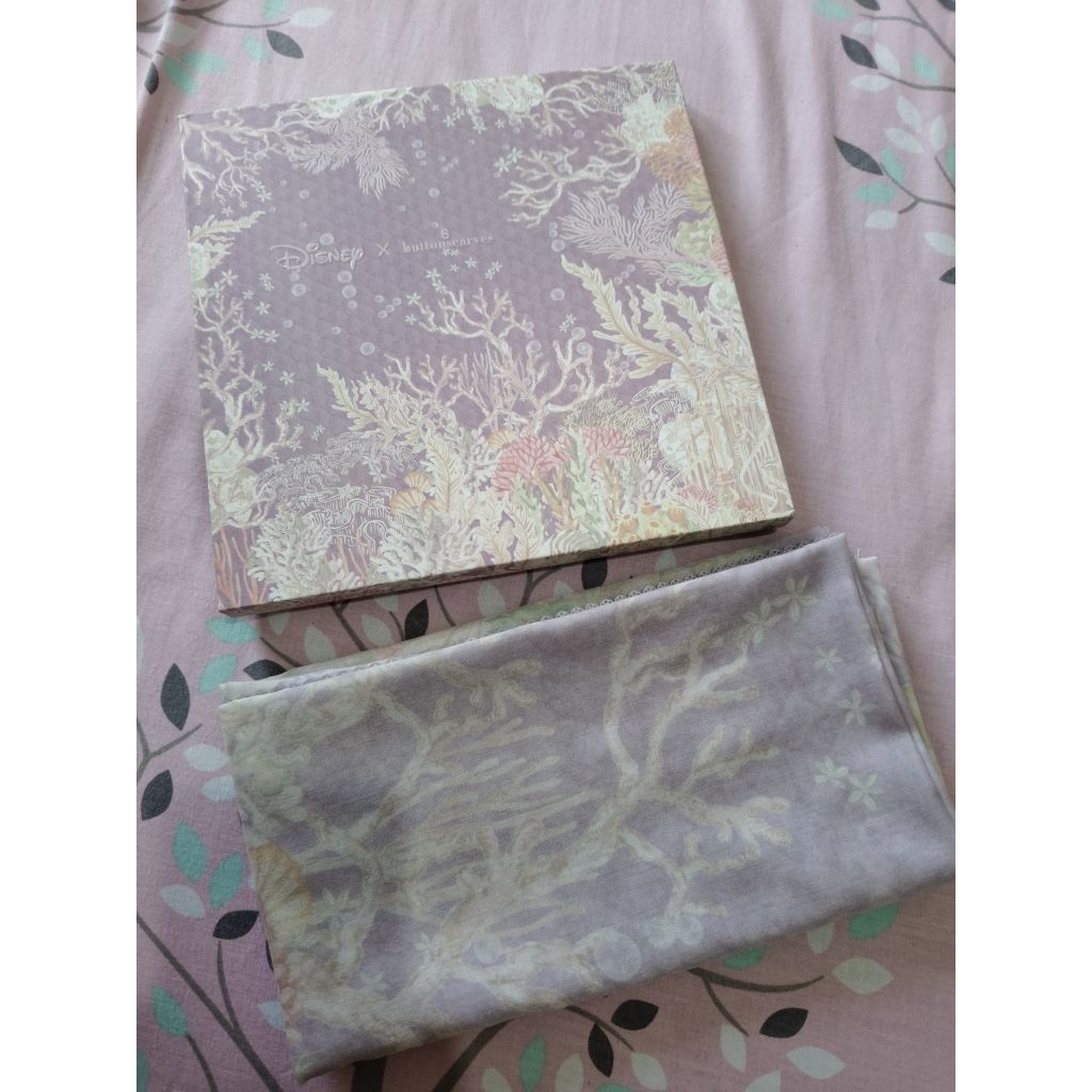 Buttonscarves Little Mermaid (Acropora) - Preloved