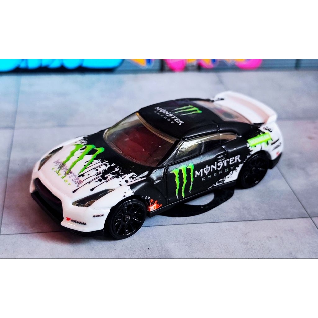 HOTWHEELS COSTUM NISSAN R35 MONSTER ENERGY HOONIGAN