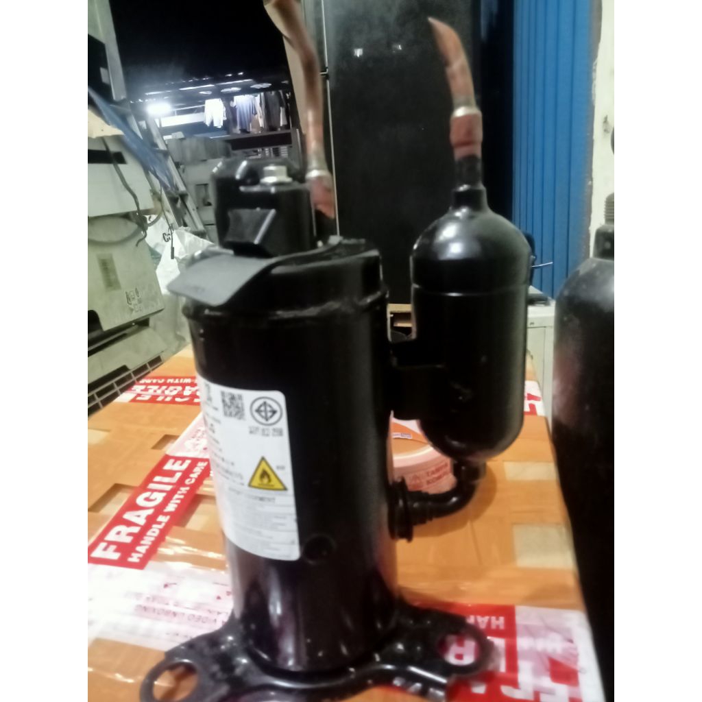 kompresor outdoor Ac LG inverter 1/2pk DXT075MAA original