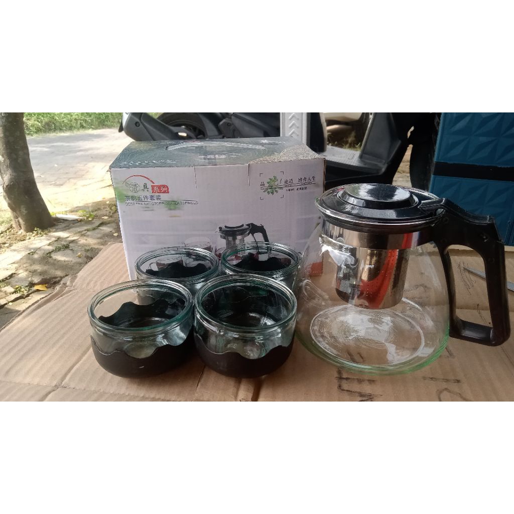 Redi Teapot hitam saringan