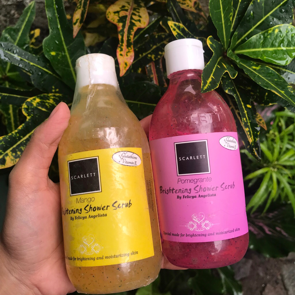 Scarlett Whitening Shower Scrub 300ml - Mencerahkan, Melembabkan, Aroma Segar (bukan barang repack, 