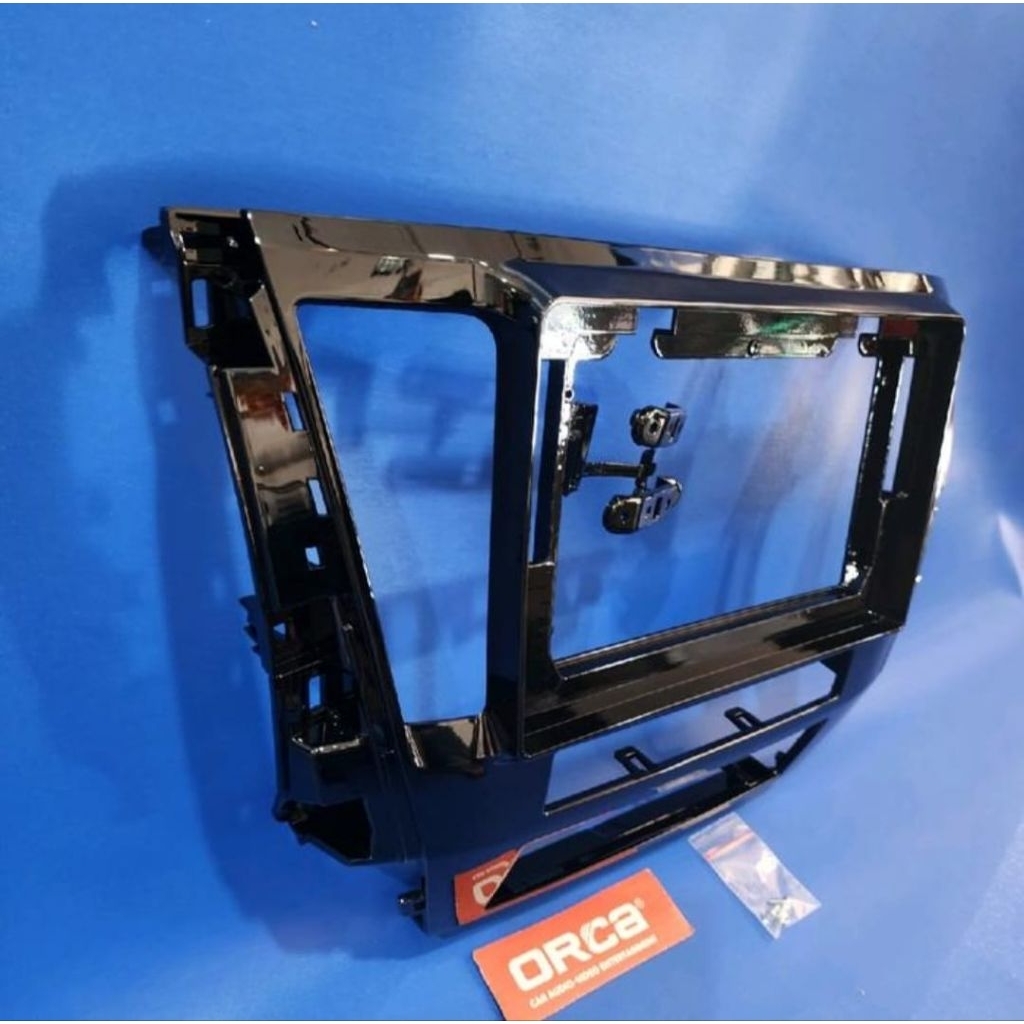 Frame head unit tv mobil android 9 inch mobil Mitshubisi Pajero 2021-2026