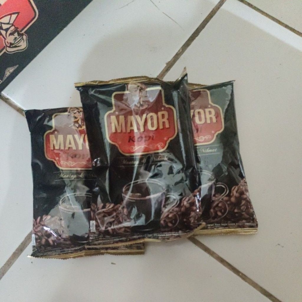 KOPI MAYOR 1 DUS ISI 24 PCS - Kopi Bubuk Hitam Premium, Rasa Mantap, Praktis Disimpan
