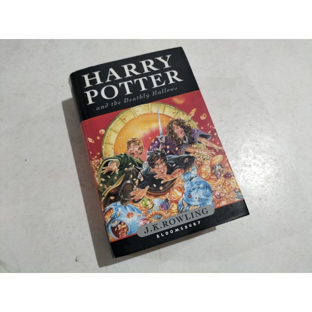 Novel Harry Potter and The Deathly Hallows (First Edition Hard Cover -  Varian Cover In English (knr