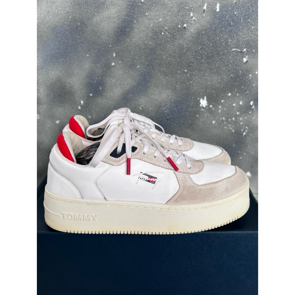 TOMY HILFIGER SIZE 41