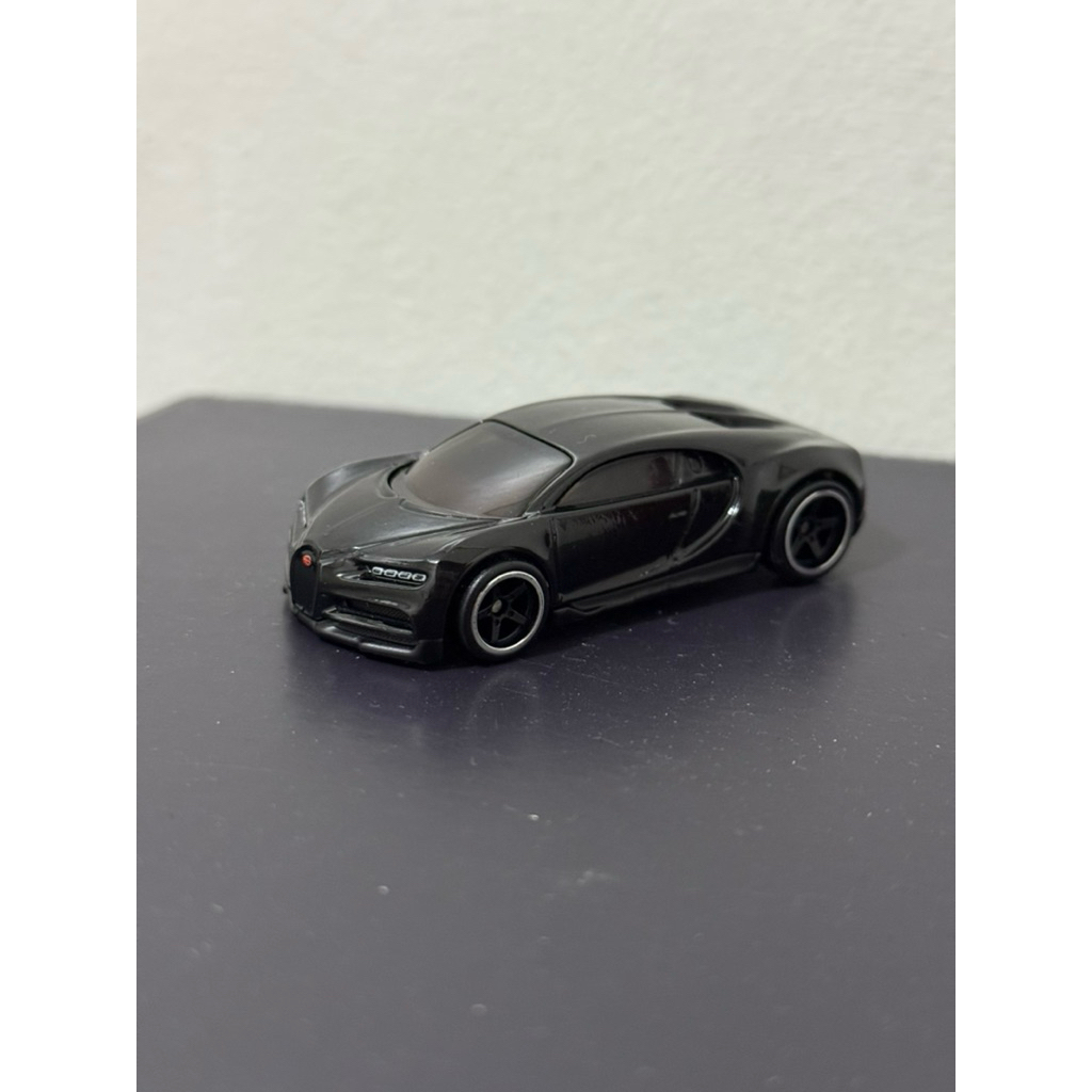 LOOSE Hot Wheels Premium '16 BUGATTI CHIRON Boulevard