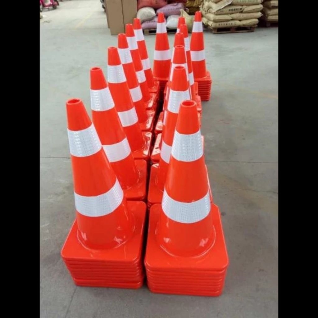 TRAFIC CONE PVC/SAFETY KESELAMATAN TRAFIC CONE/PVC CONE BERKUALITAS