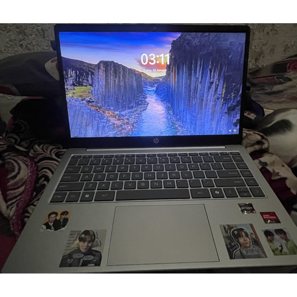 LAPTOP HP 14 RYZEN 3 SSD 512 GB RAM 8 GB