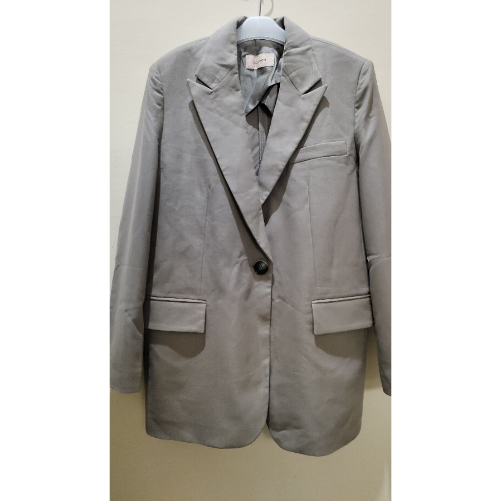 Blazer Wanita Desain Modern dan Stylish