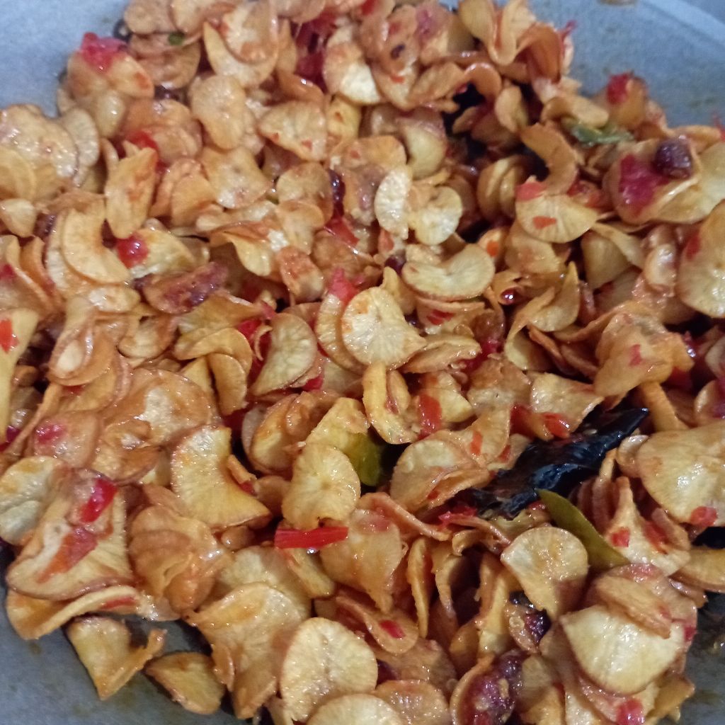 kripik singkong pedas bumbu Mustofa100gram