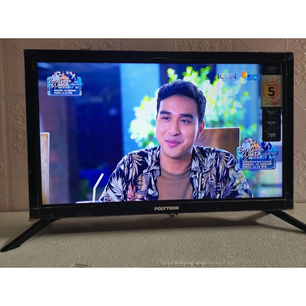 Polytron Led TV 24 Inch Analog TV (Inc. Packing Kayu)