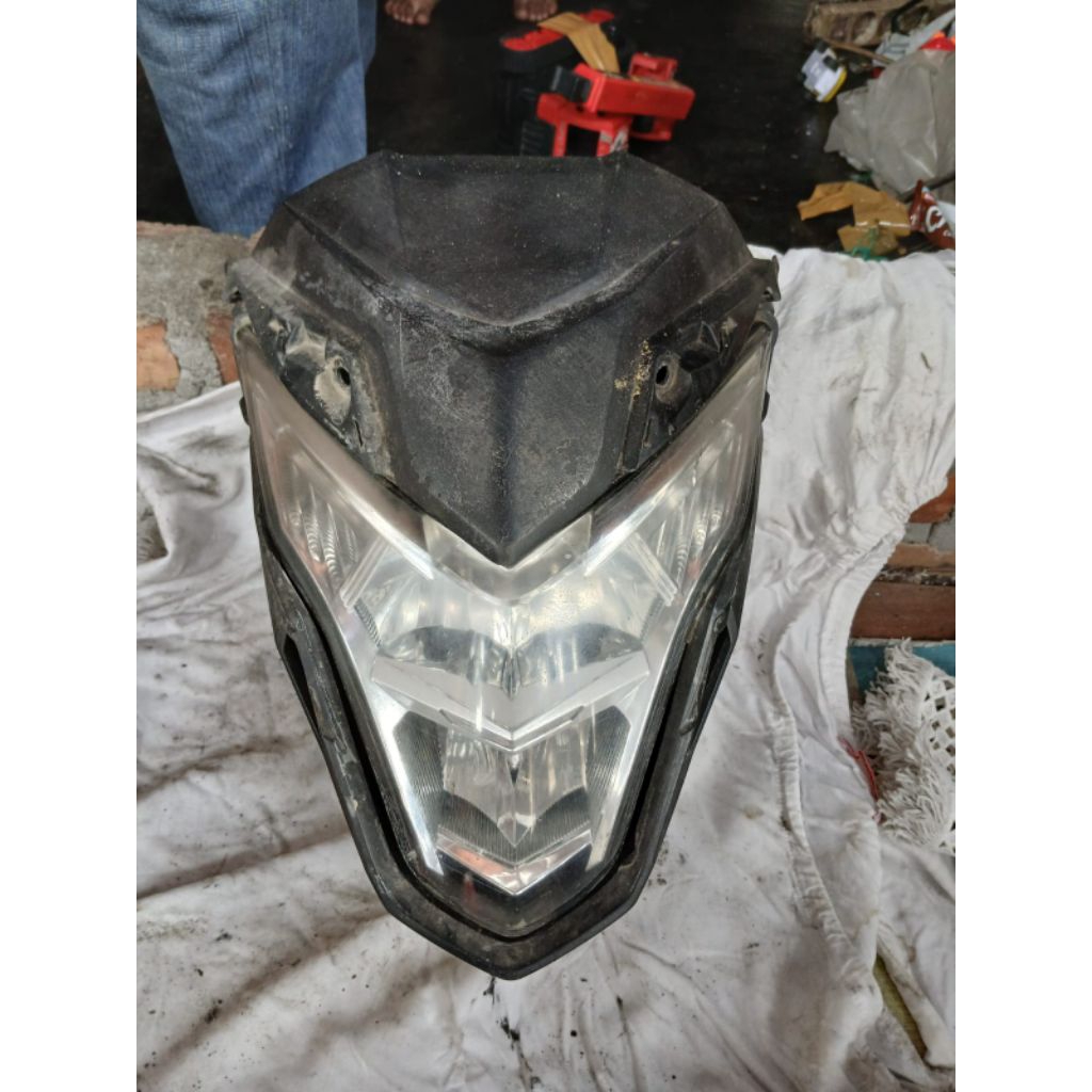 Lampu Depan set Batok Sonic 150R