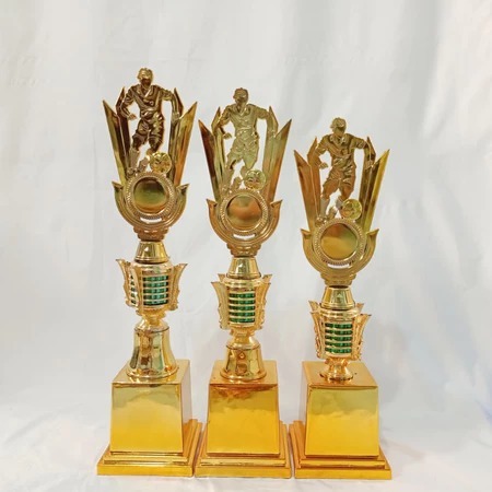 PIALA SET ISI 3 | TATAKAN EMAS | PAGODA PIALA KEJUARAAN