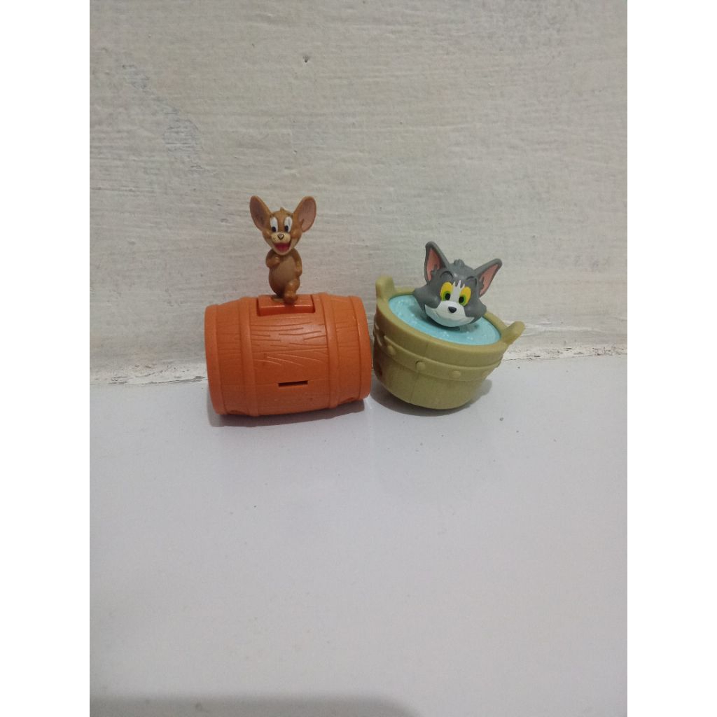 mainan figure Tom and Jerry