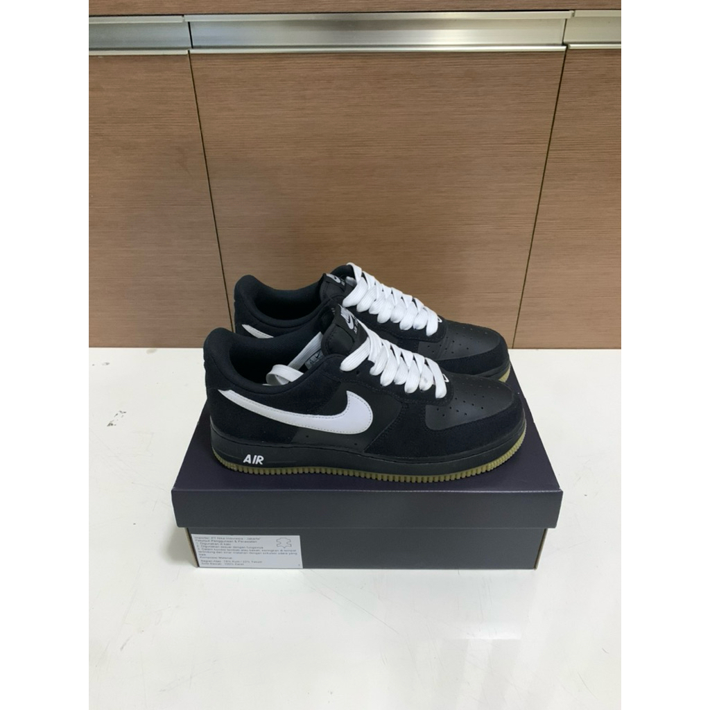 Nike Air Force 1 Black White Gum