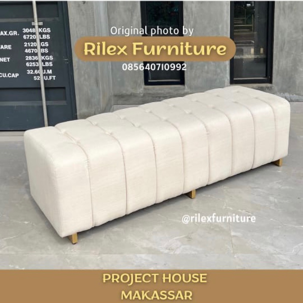 Bench Bangku Sofa Tempat Tidur Santai