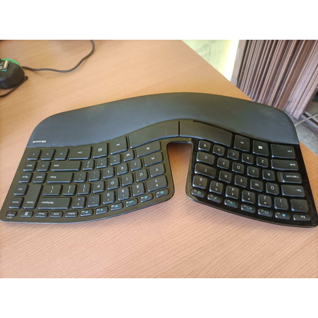 Microsoft Sculpt Ergonomic Keyboard Minus