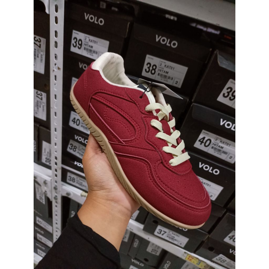 Sepatu Sneakers Wanita merk VOLO