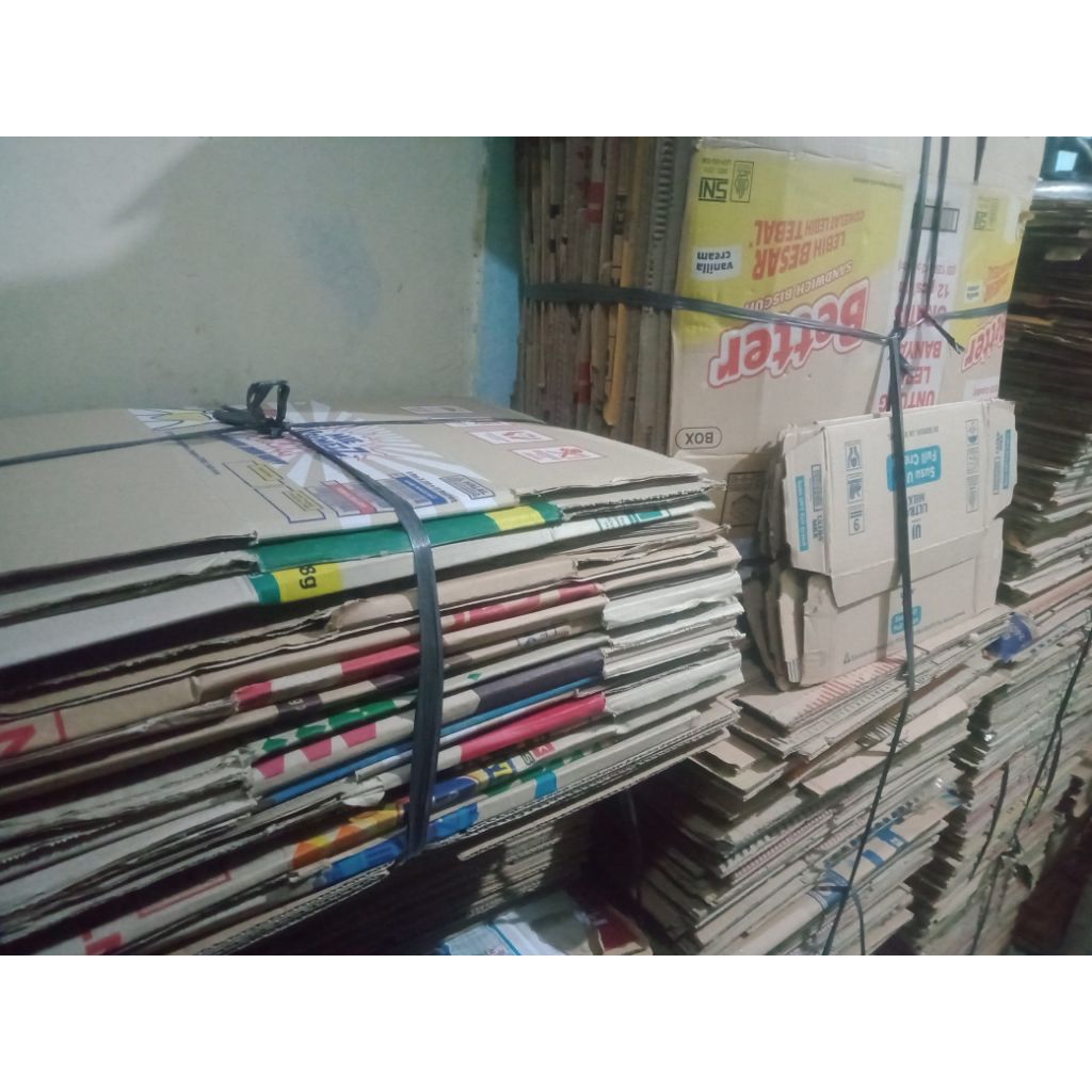 kardus bekas kardus packing bekas popok,snack,ciki,minuman botol