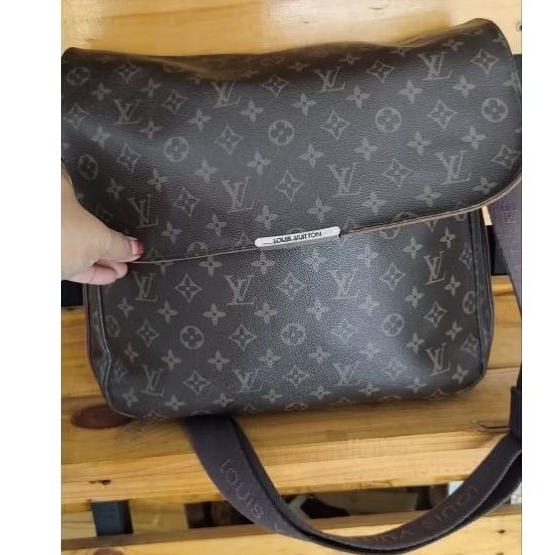 LOUIS VUITTON Monogram Messenger MM Bobourg Shoulder BagLOUIS VUITTON Monogram Messenger MM Bobourg 