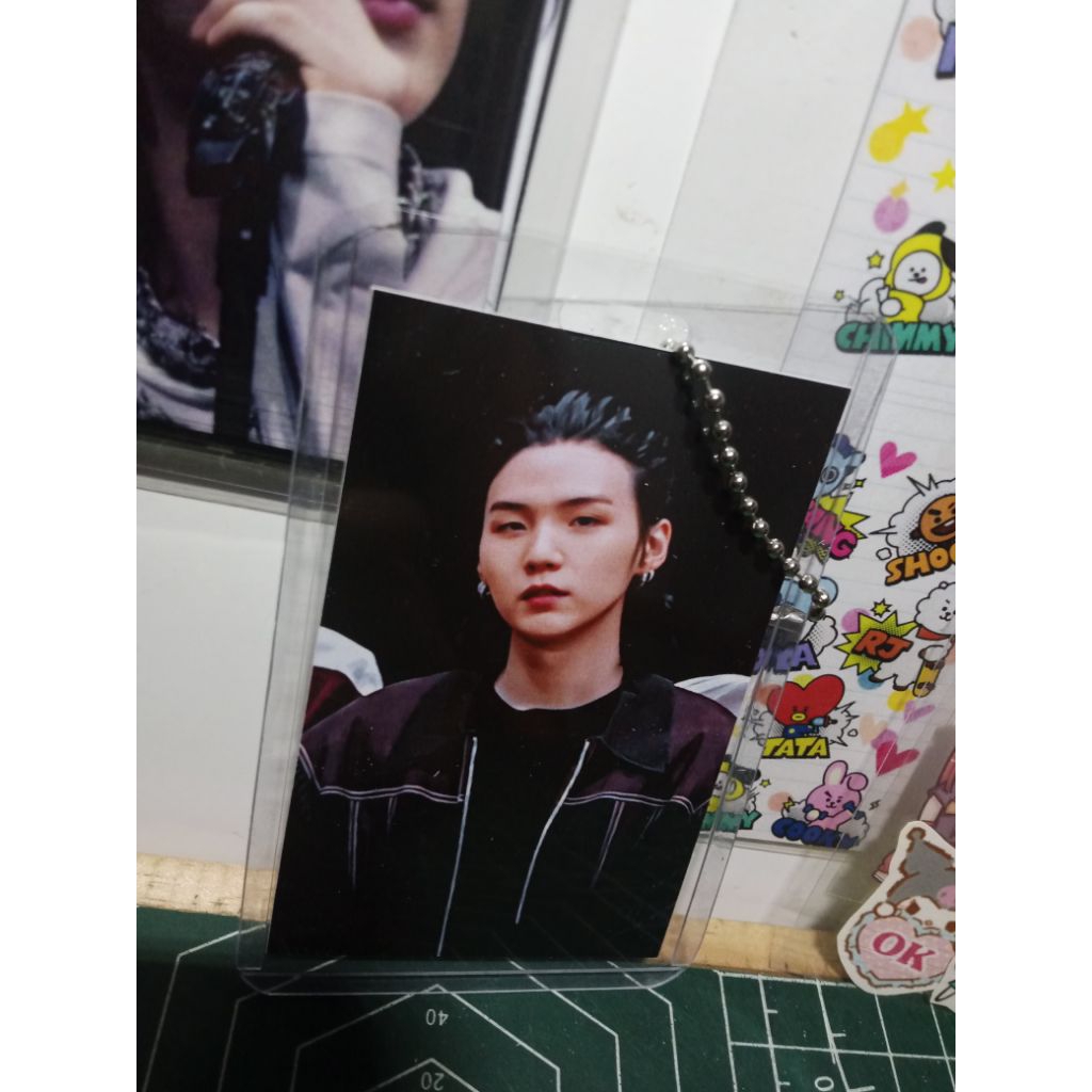 MEREVE13 photocard SUGA BTS isi : 20pcs ft suga+1card holder+1bookmark+deco stiker