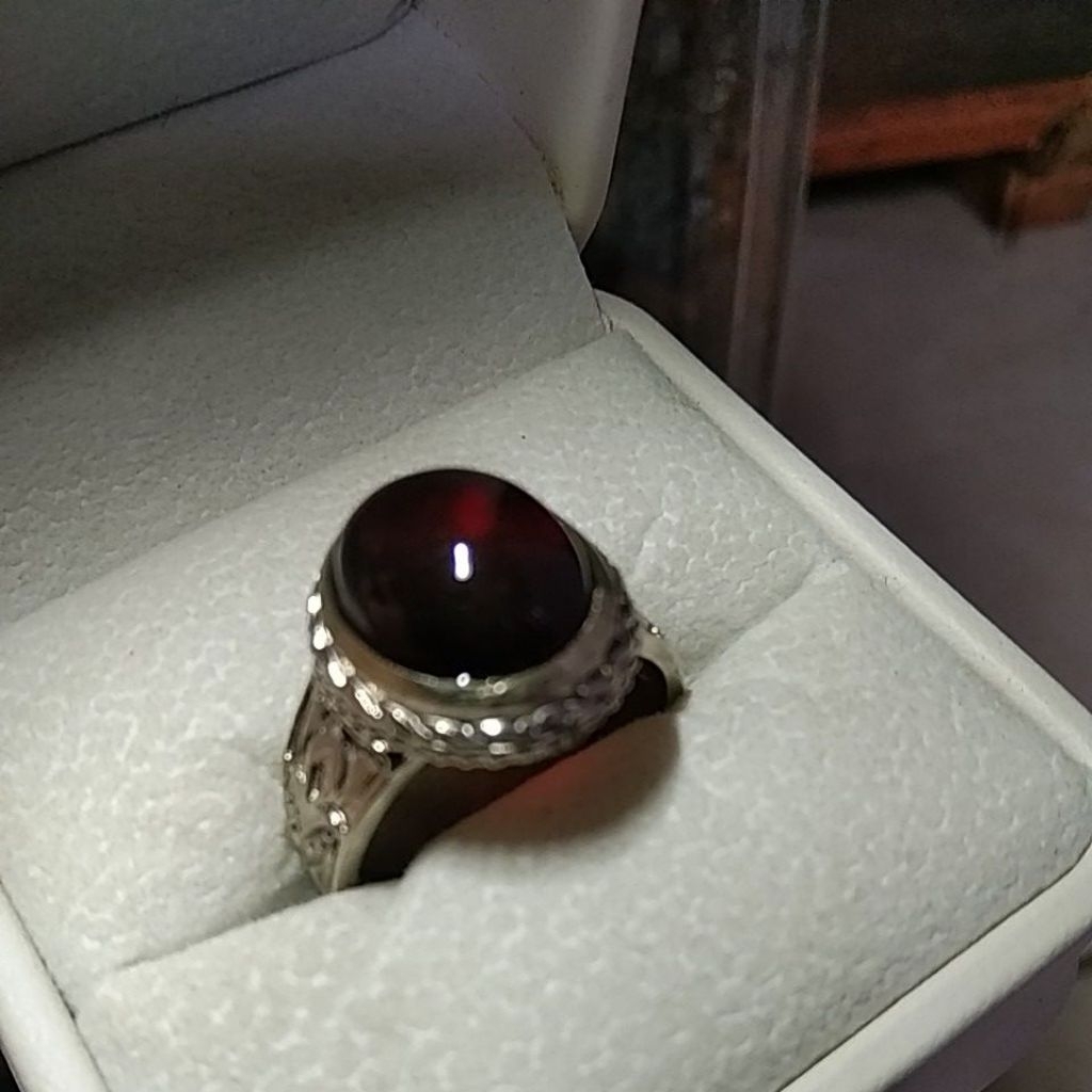 CINCIN NATURAL BATU RED GARNET BLACK MAMBA