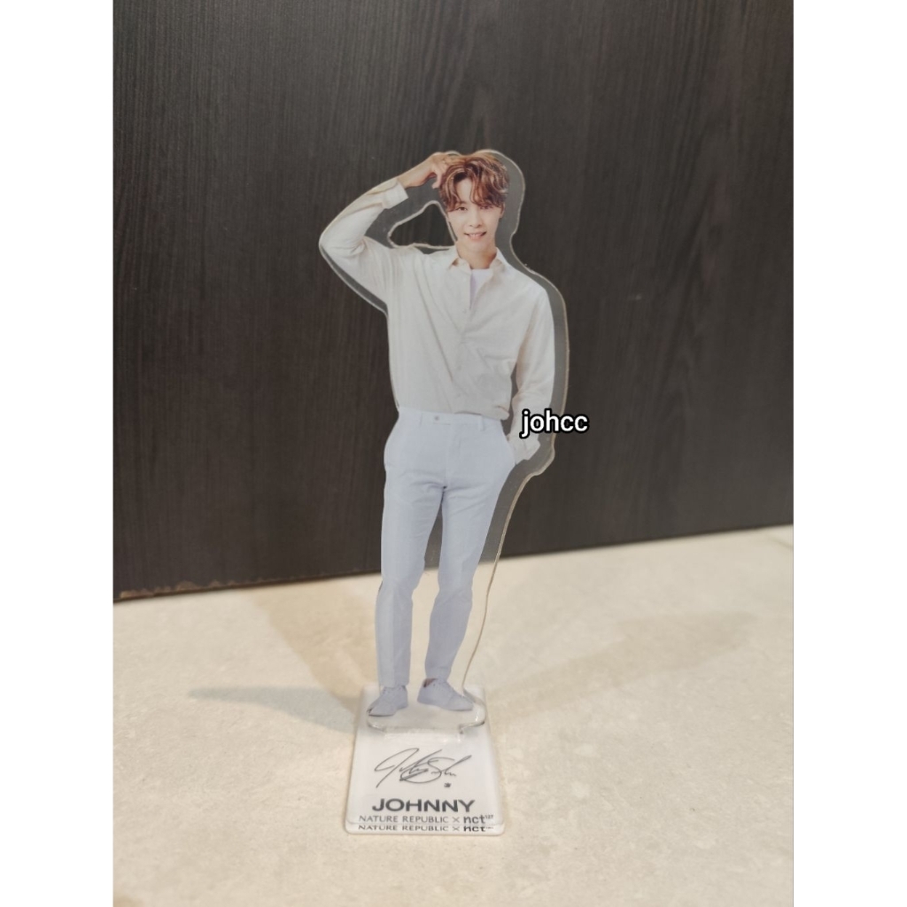 Johnny Acrylic Standee Putih NCT127 X Nature Republic