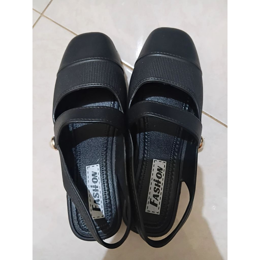 LVR flatshoes wanita slip on