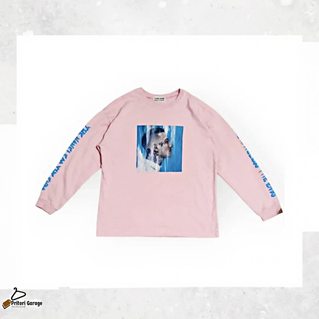 Crewneck Big Character Print Cloud House Box Cut Soft Pink Colour Vintage L