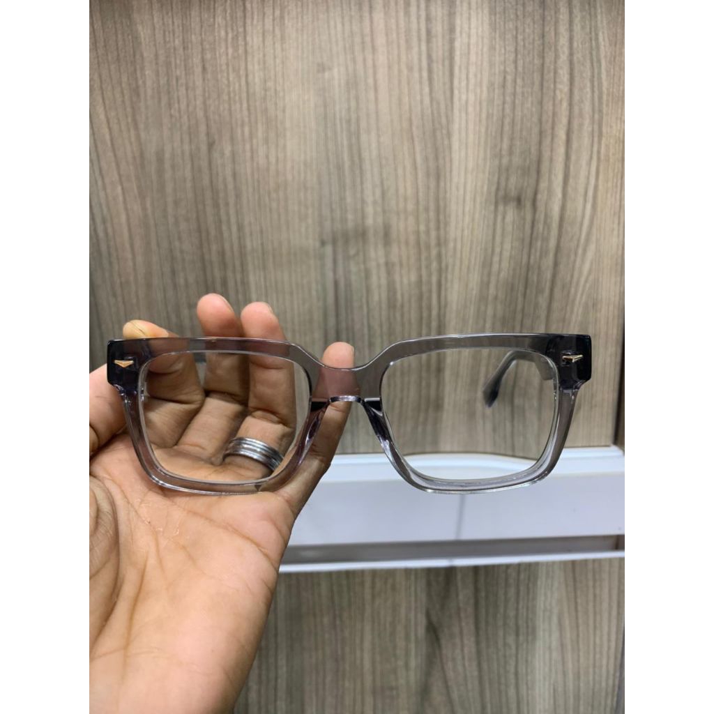 kacamata police size 53-20-145 second original barang masih mulus banget di jamin gak kecewa