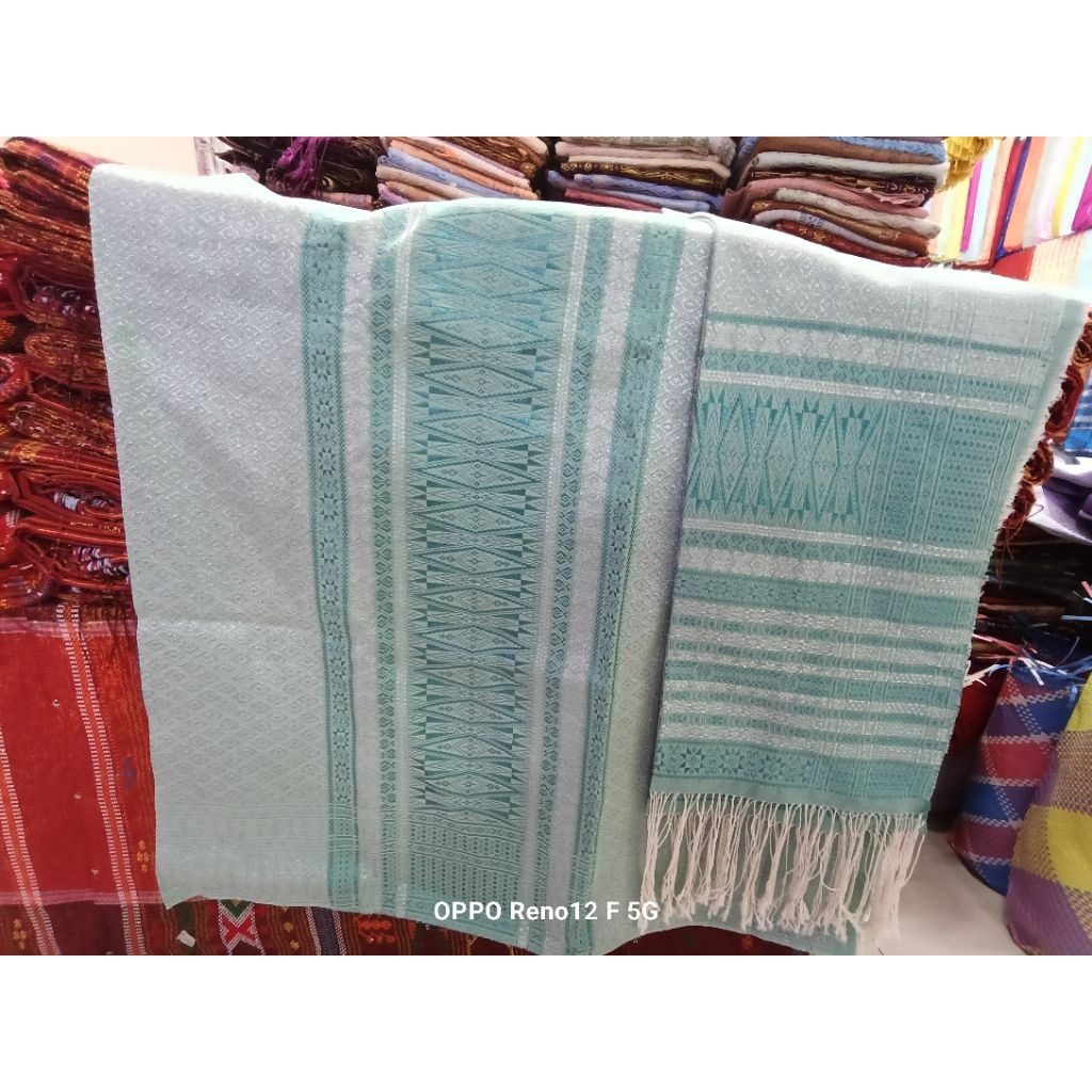 SONGKET TUMTUMAN TTS BENANG KRISTAL BADAN WARNA SILVER TUMPAL HIJAU SAGE.