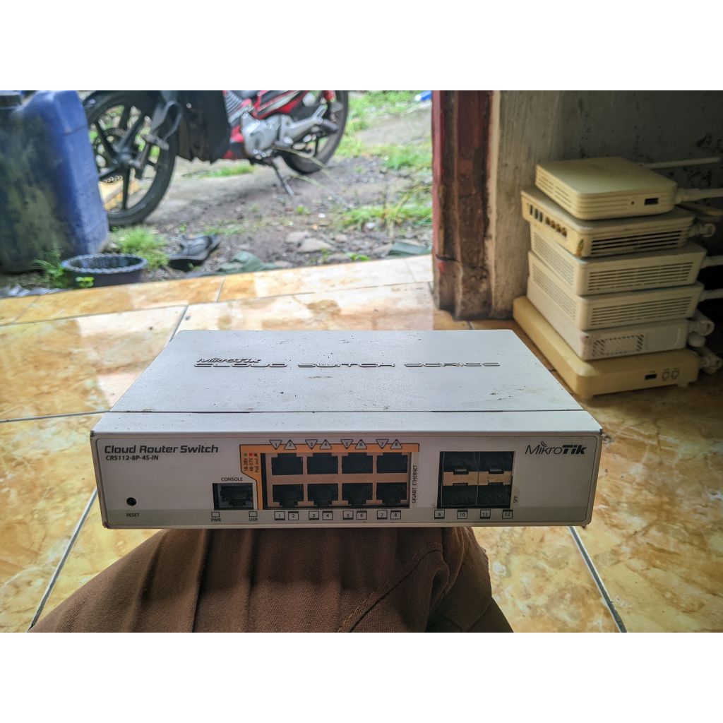 Mikrotik CRS BEKAS crs112-8p-4s+in