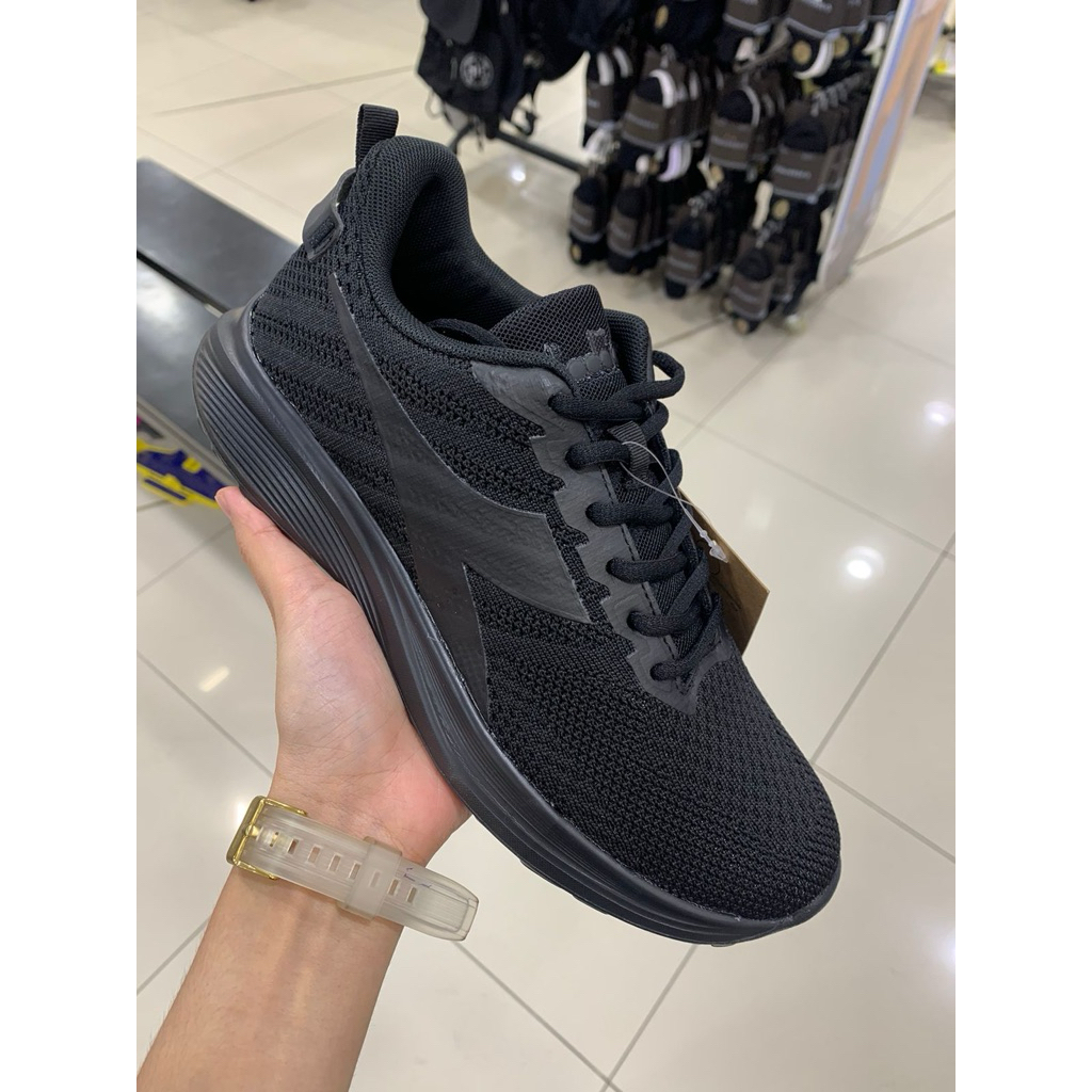 sepatu diadora casual