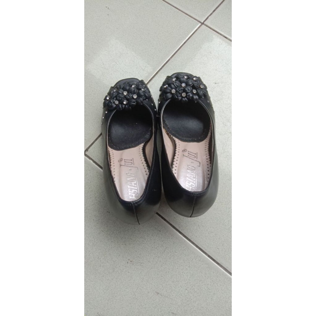 Sepatu kantor wanita preloved/pl size 36-37