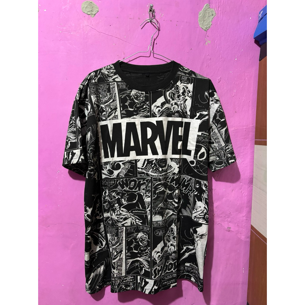 PRELOVED VID-Kaos MARVEL hitam unisex