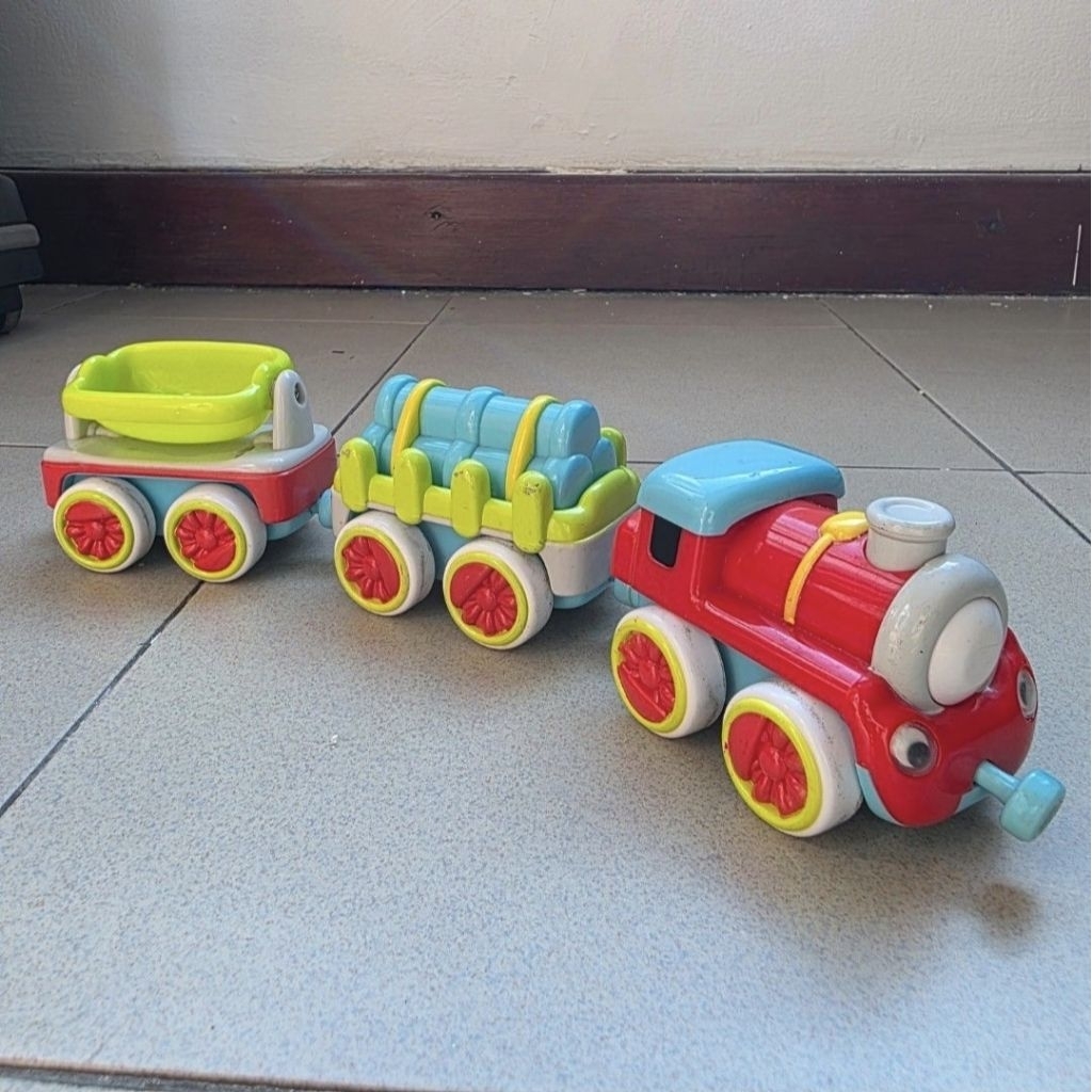 preloved ELC whizz world magnetic train