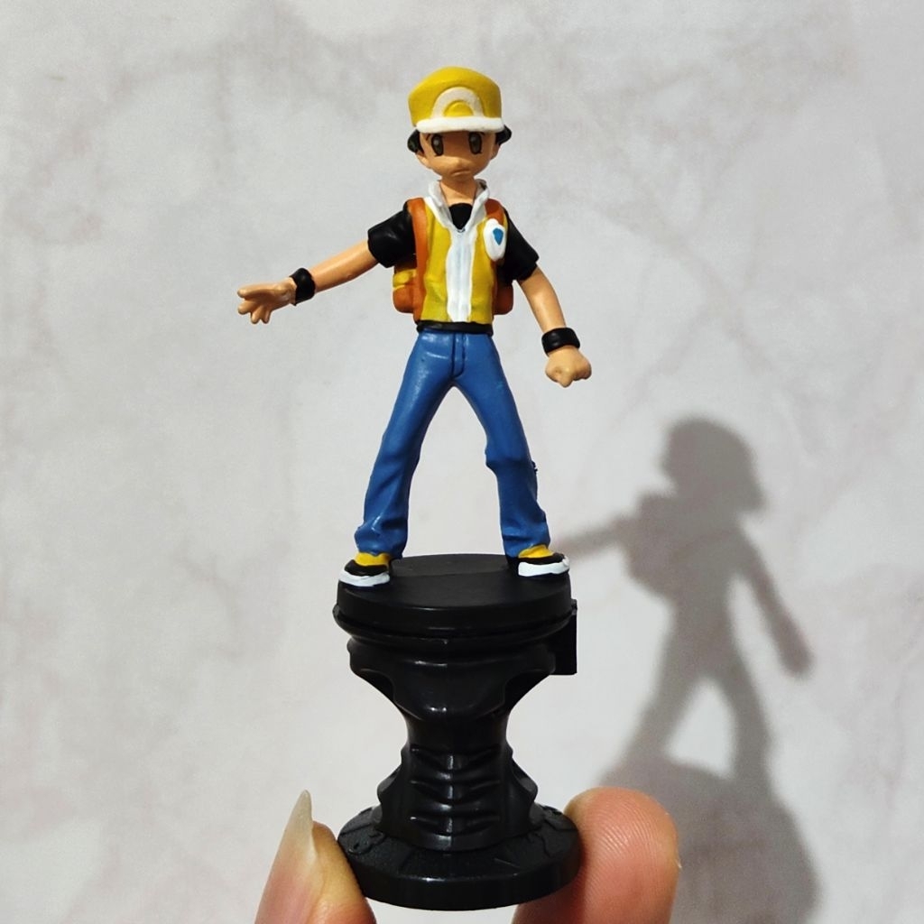 Figur Pokemon Tomy Yellow Trainer – Mini Figure Original Color 8,3 cm Like New