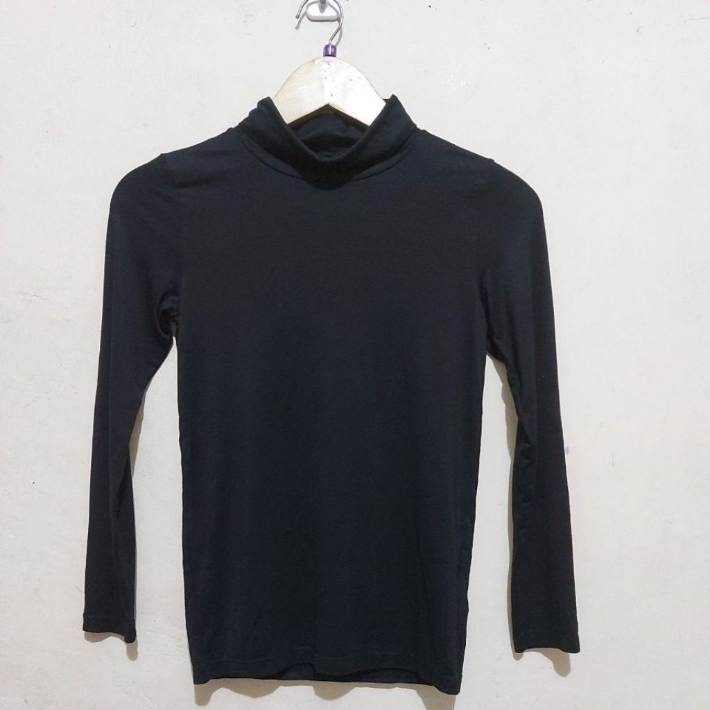 Tshirt Heattech regular turtle neck untuk anak UNI*140