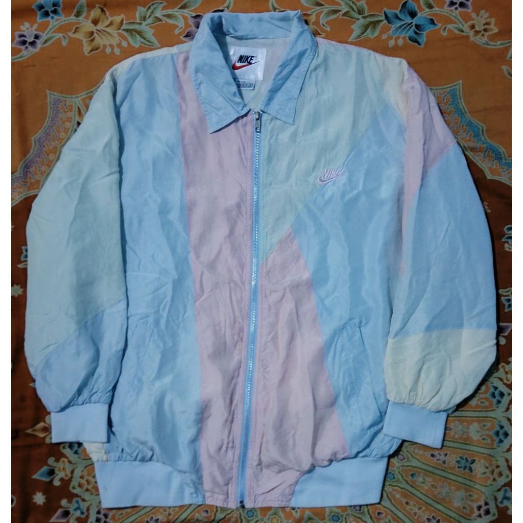 Jaket Windbreaker Nike Vintage Center Logo Multi Color