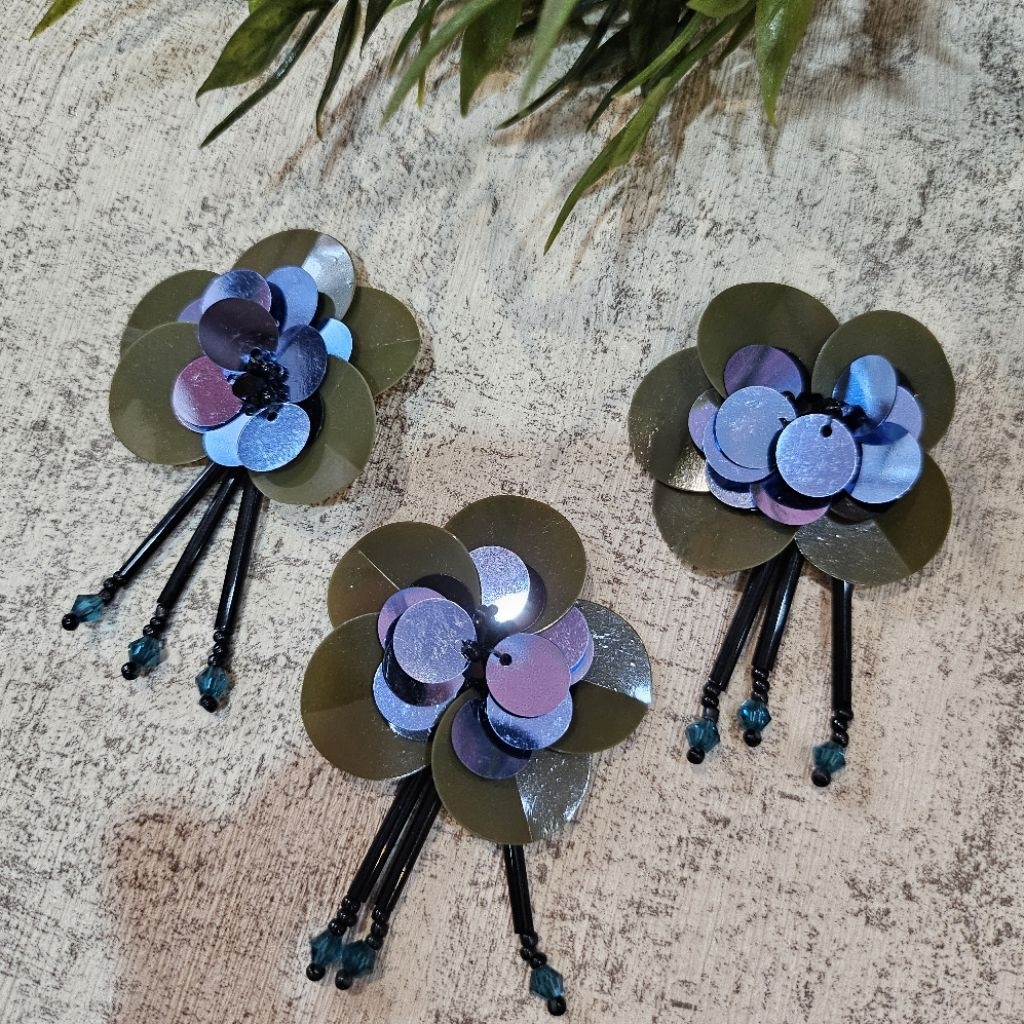 (2 pcs)OLIVER GREEN Blue Mettalic 3D FLOWER PAYET BUNGA 3D HIJAU