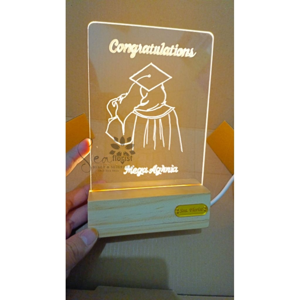 akrilik lampu wisuda aesthetik buat kado teman / pacar / orang spesial, cocok juga buat pajangan di 