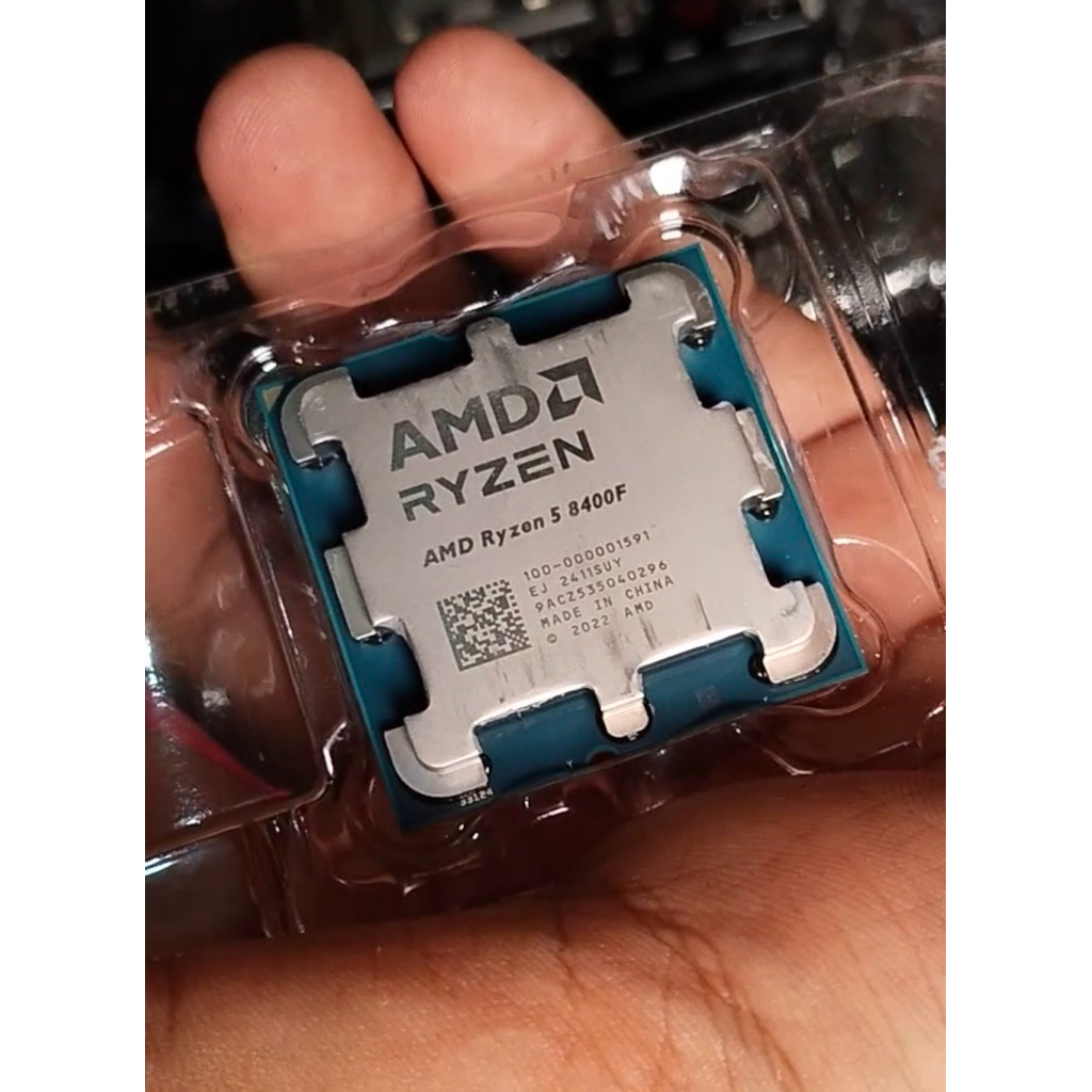 Prosesor AMD Ryzen 5 8400F Tray