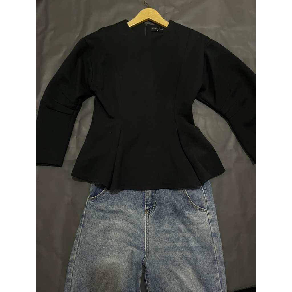 JOSEPHINE ANNI JULE TOP PRELOVED