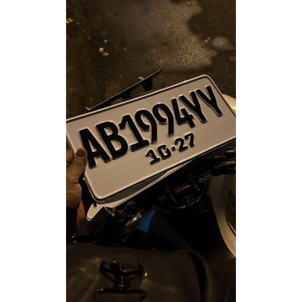 Plat Nomor Mobil JDM Font Baru Warna Putih dan Hitam