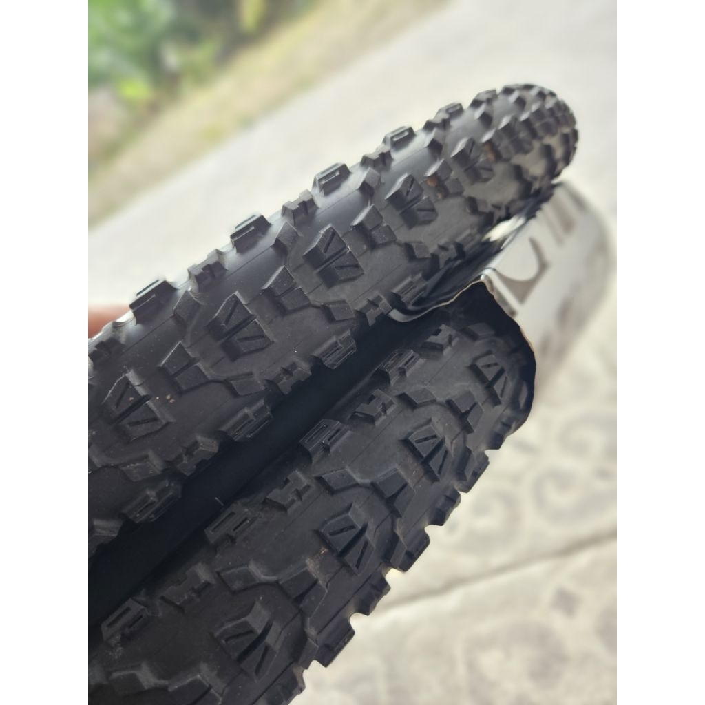 Ban luar sepeda maxxis ardent 27,5 x 225